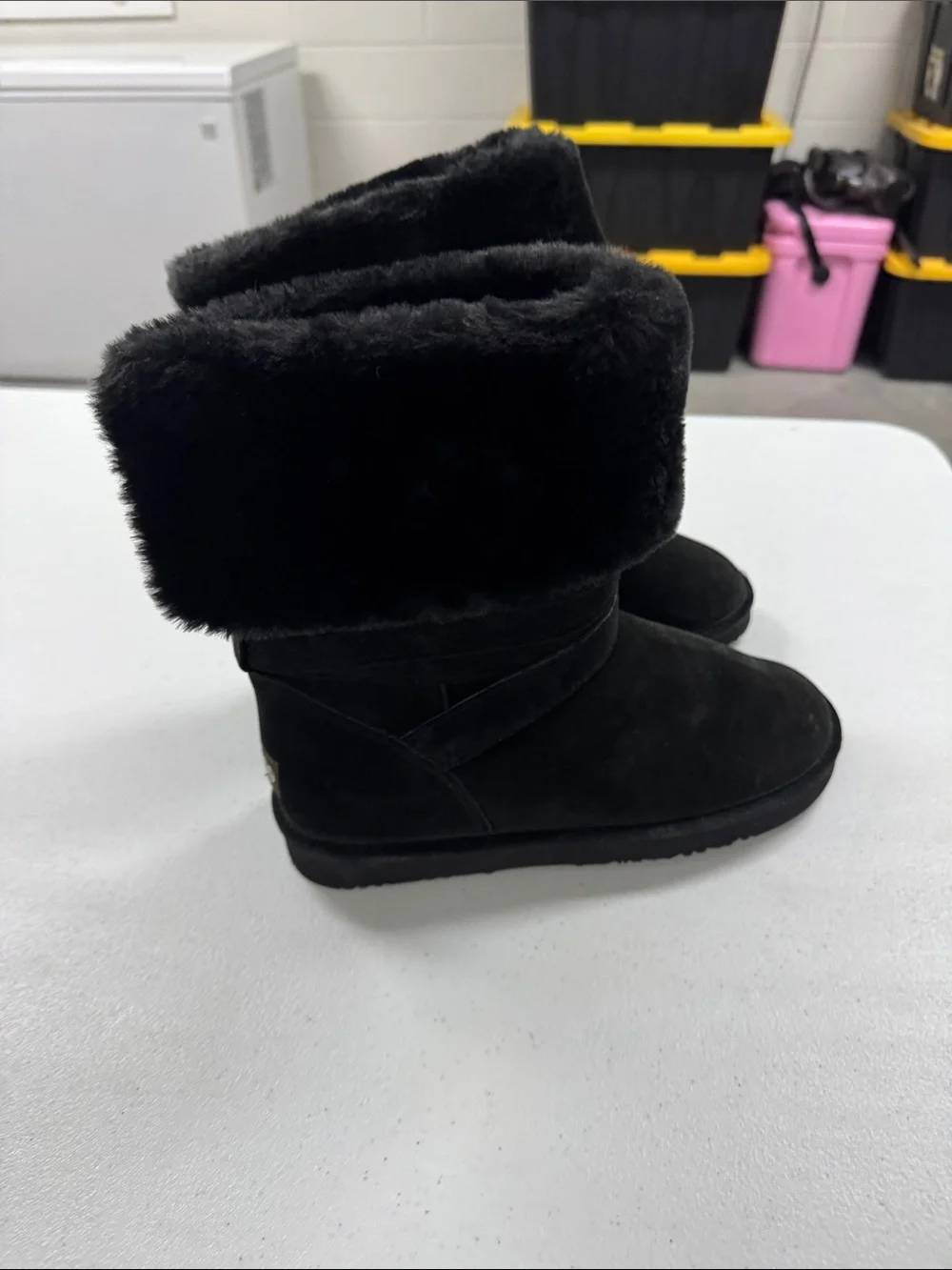 Lamo women’s Black Shearling-Trim Pull-On Boots